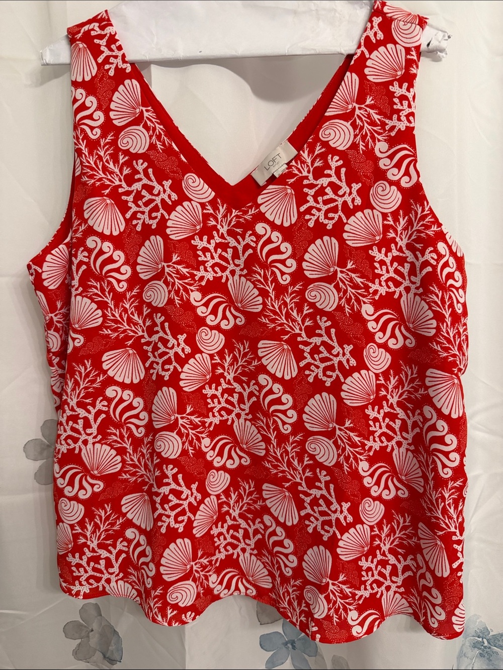 LOFT Red Shell-Print V-Neck Sleeveless Blouse